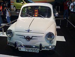 SEAT 600